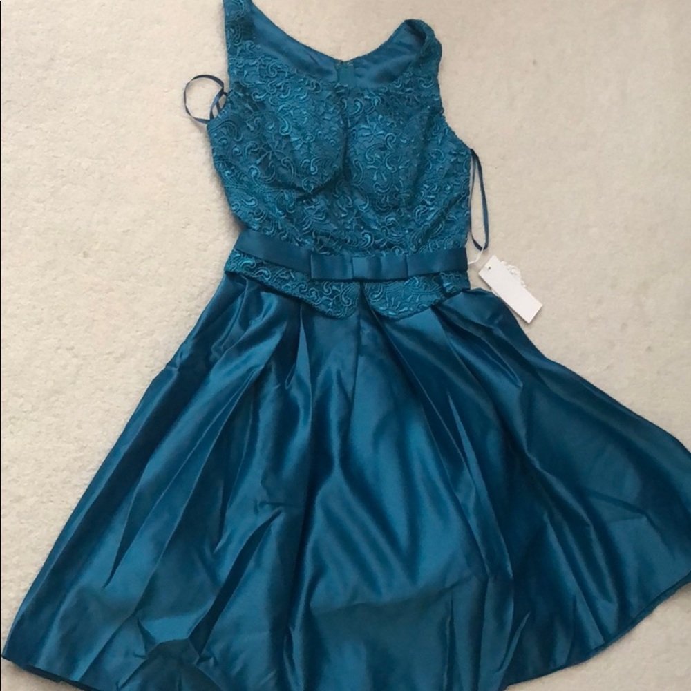 Dress - Picture 3 of 3